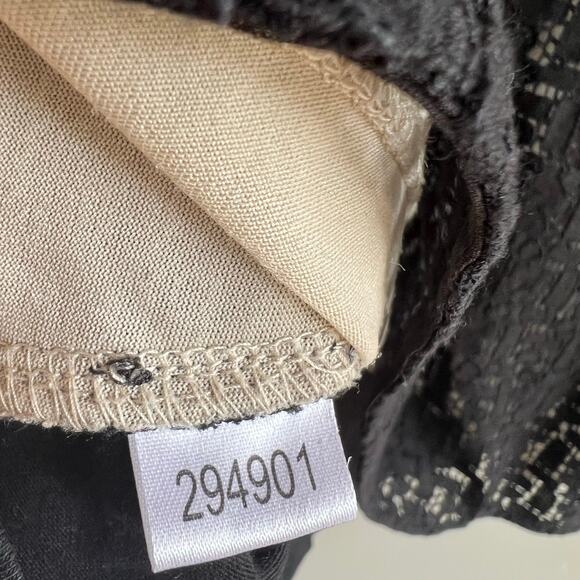 Ann Taylor womens black sleeveless crochet tank blouse - Picture 5 of 7